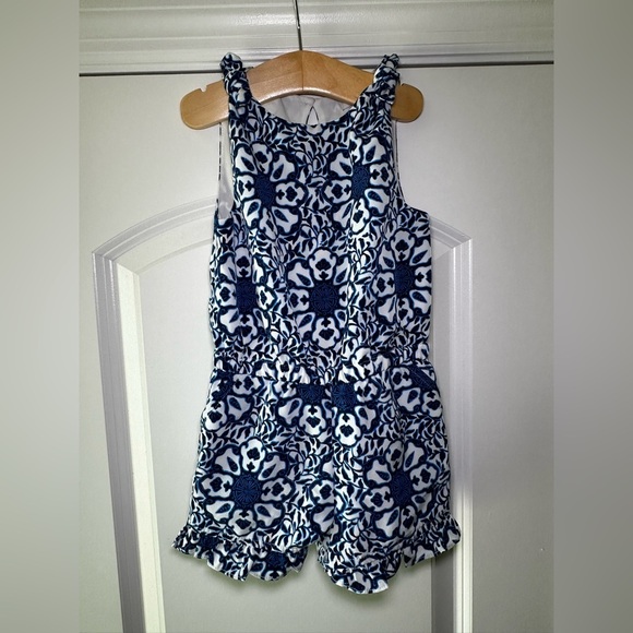 Vineyard Vines Other - Vineyard Vines Blue Tile Medallion 3T Romper
